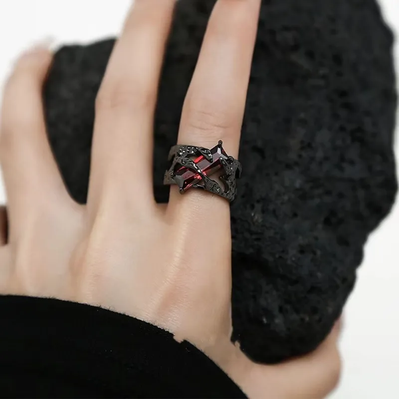 Noir gothique irrégulier épines rubis anneaux rétro hip-hop personnalité réglable bague pour hommes femmes bijoux cadeaux