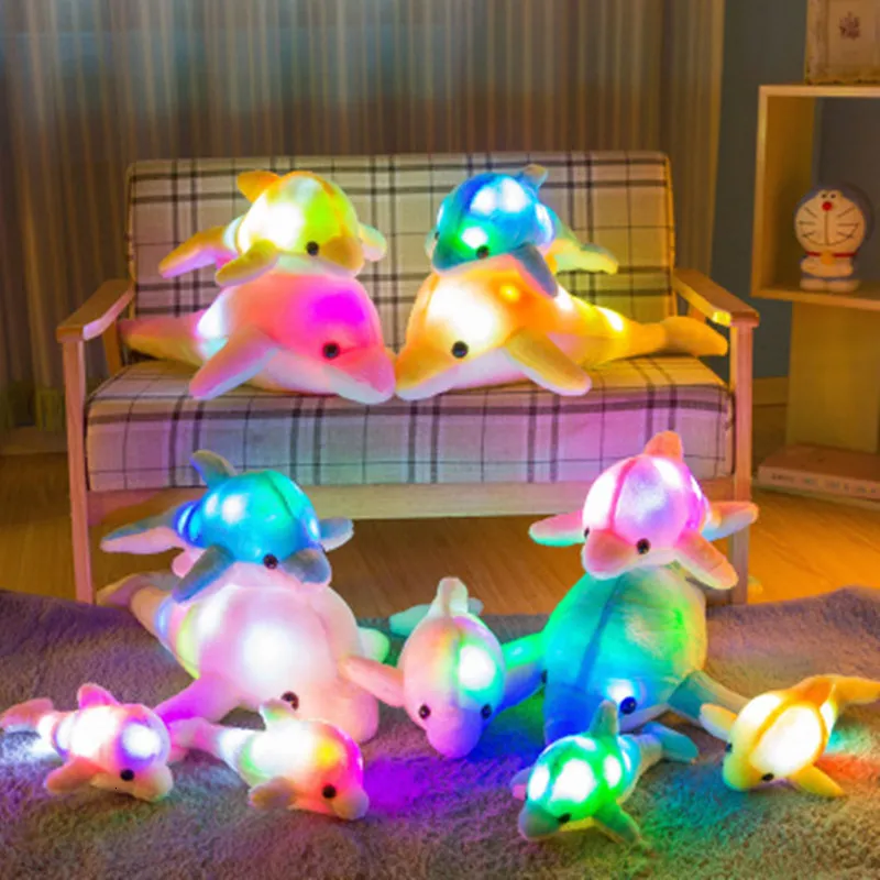 Pluszowe lalki 32 cm Śłodkie Kreatywne Świecący pluszowy Delfin Lalka Świecące światło LED Zabawki zwierząt Kolorowe poduszki dla lalek Dziecięcy Uroczy prezent 230707