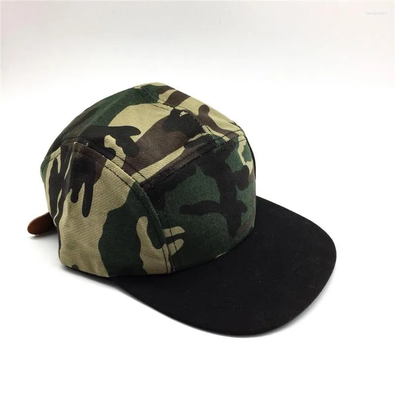 Boné de beisebol de camuflagem para bola para homens e mulheres com estampa camuflada PU ajustável 5 painéis preto aba plana Truck Hat