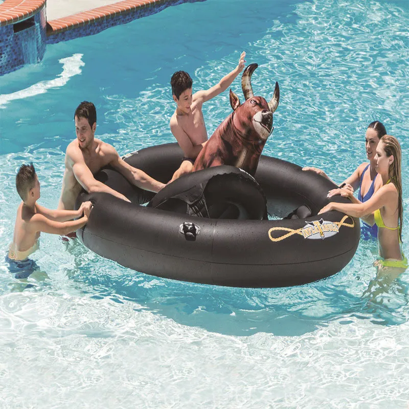 PVC aufblasbares Wasser Inflatabull schwimmende Reihe für Erwachsene BullRiding Wasserhalterung verdicktes Schwimmspielzeug Wasserspiel Erwachsenenspielzeug Niushi schwarzer Trend cooler Riese ba74 E23