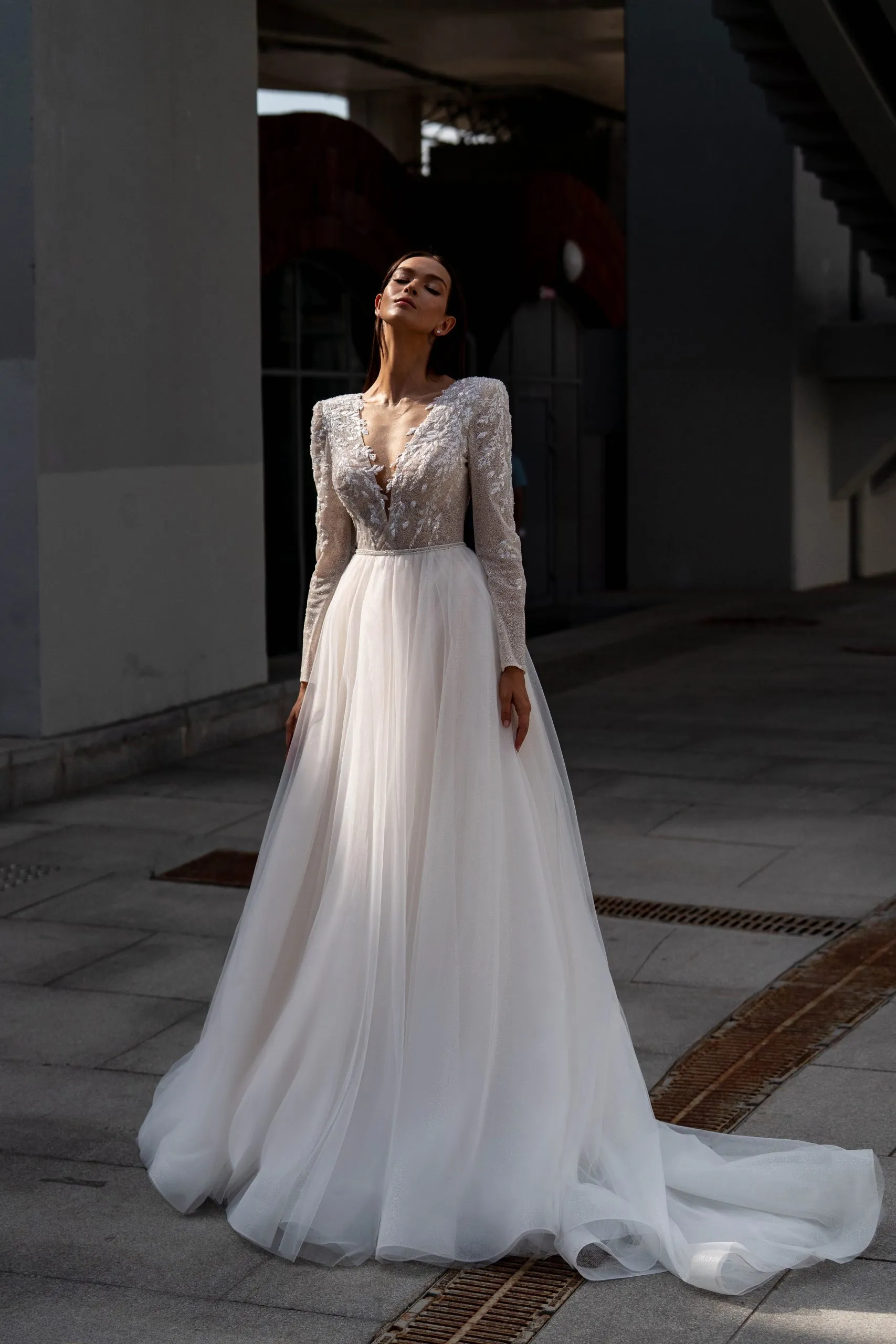 DHgate.com:Shimmering A-Line Bridal Gown with Long Sleeves DHgate.com:Shimmering A-Line Bridal Gown with Long Sleeves
