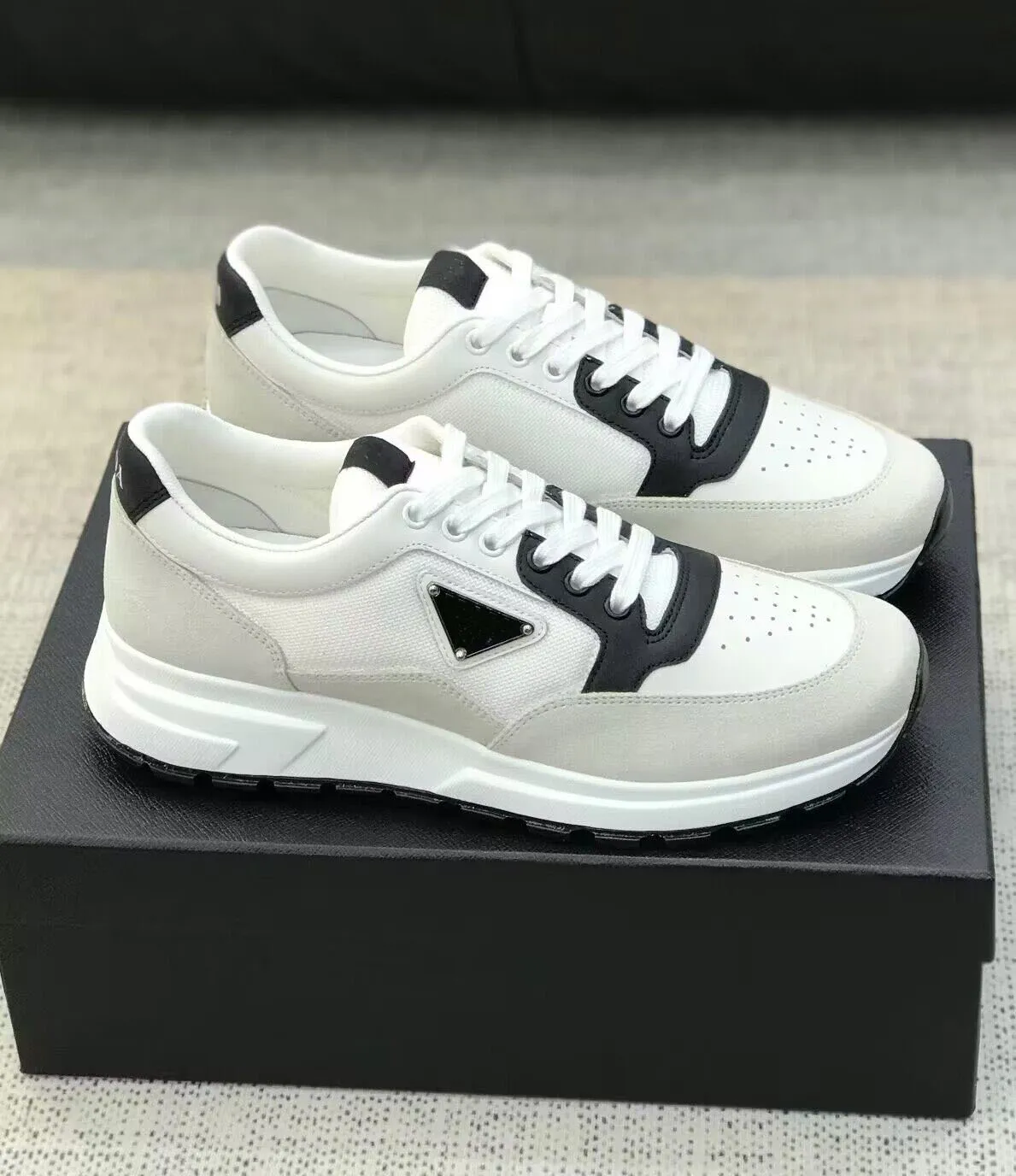 عداء الطراز غير الرسمي Prax 01 Sports Shoes Men's Re-Lnylon Technical Fabric Flats Flats Rubber Luxury Designer Lug Sole Party Wedding Sneakers with Box