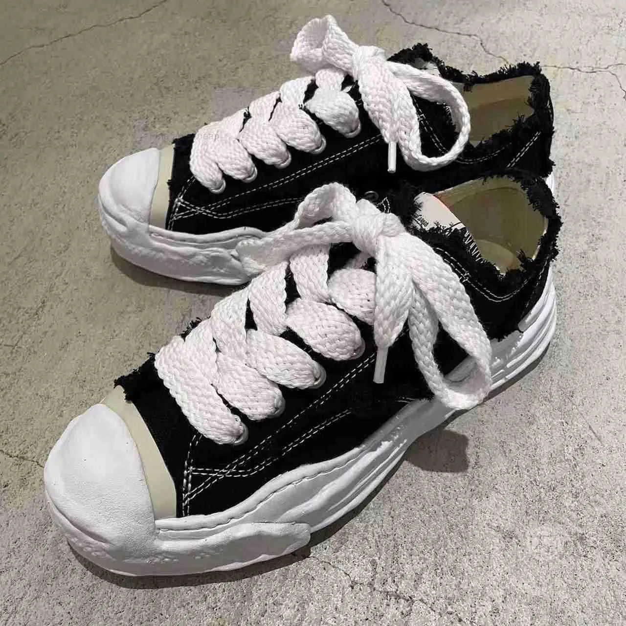 OG2023 Maison Mihara Yasuhiro une sorte de pâtisserie Chaussures dissoutes Semelles épaisses Chaussures en toile à lisière brute Chaussures de niche de Shawn Yue Original MMY