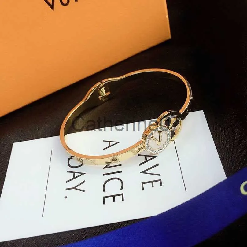 Bangle 18k золота с золотой топ продается браслет из нержавеющей стали, простой хрустальный дизайнер Lucky Pettle Женщины Свадебные браслеты BANDLES JEWELARY J230710