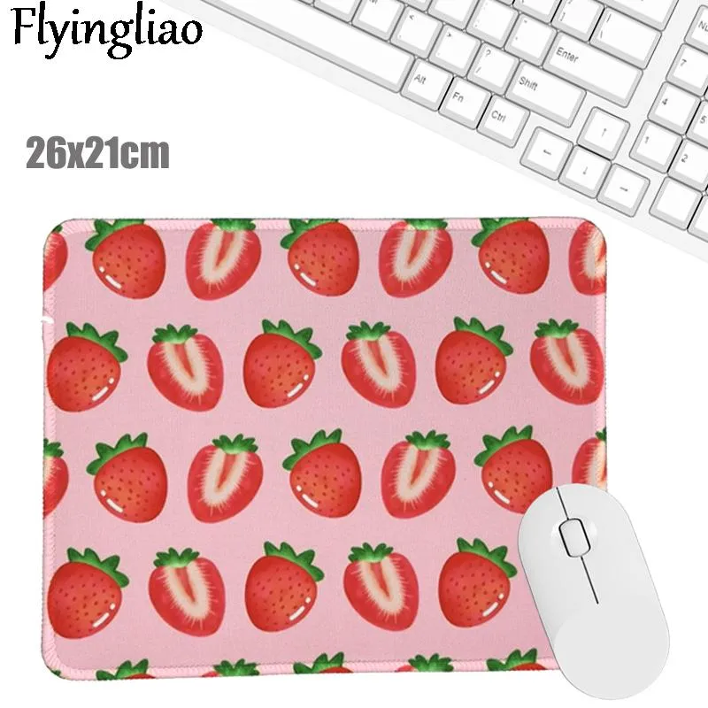 Tapis de souris Style nordique fraise tapis de souris en Silicone tapis de Table jeu d'ordinateur clavier d'ordinateur ensemble de bureau tapis de souris fournitures de bureau