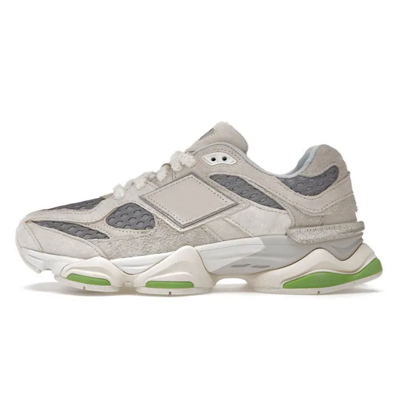 Bulky store sport shoes