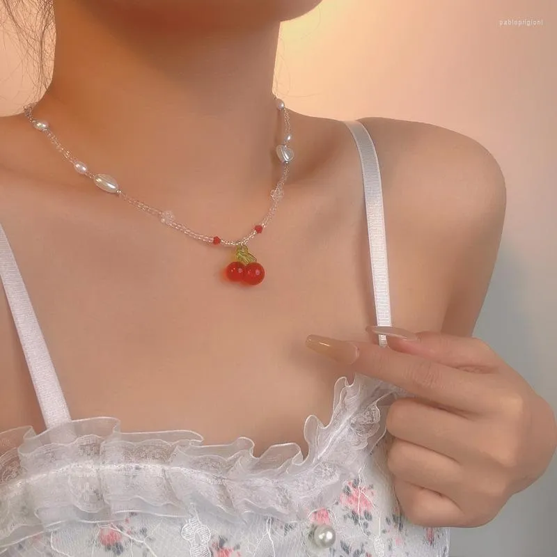 Catene Collana di perline di perle artificiali per le donne Collane con ciondolo in ciliegio Collo di tendenza femminile Coppie di moda coreane Regalo per ragazza in festa
