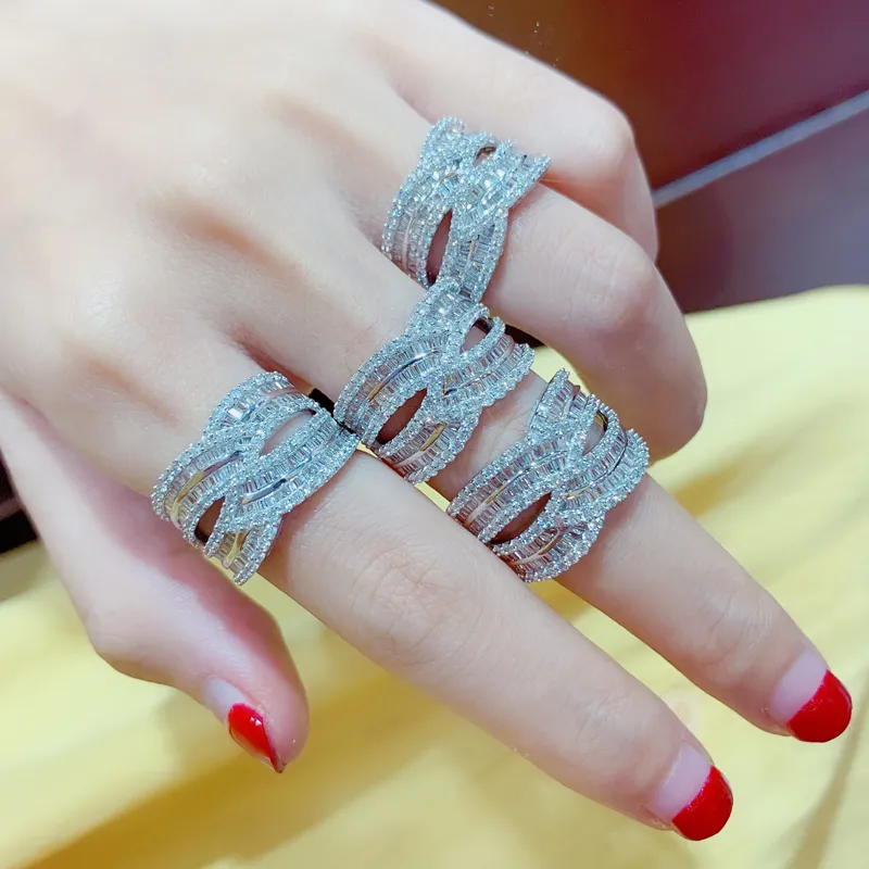 Huitan wspaniałe damskie pierścionki z cyrkonią kolor srebrny luksusowa wkładka biały CZ kamień modne kobiece akcesoria do palców na imprezę