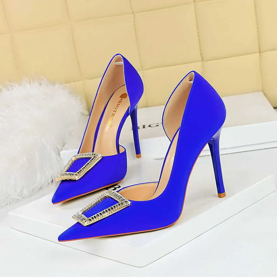 Sexy blue deals pumps
