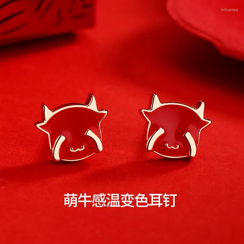 Stud Oorbellen Chinese Vee Jaar Leuke Rode Kleur Thermochromisme Voor Mannen Vrouwen Mode Sieraden Party Geschenken