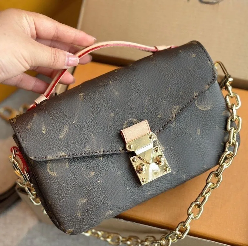 Designerväska Handväska Axelväska Damväska Lyxig Handväska Crossbody-väska Messenger-väska Kvinna Tygväska Modeväska Klassisk gammal blomma Kohud Sling Bag Vintage Väska