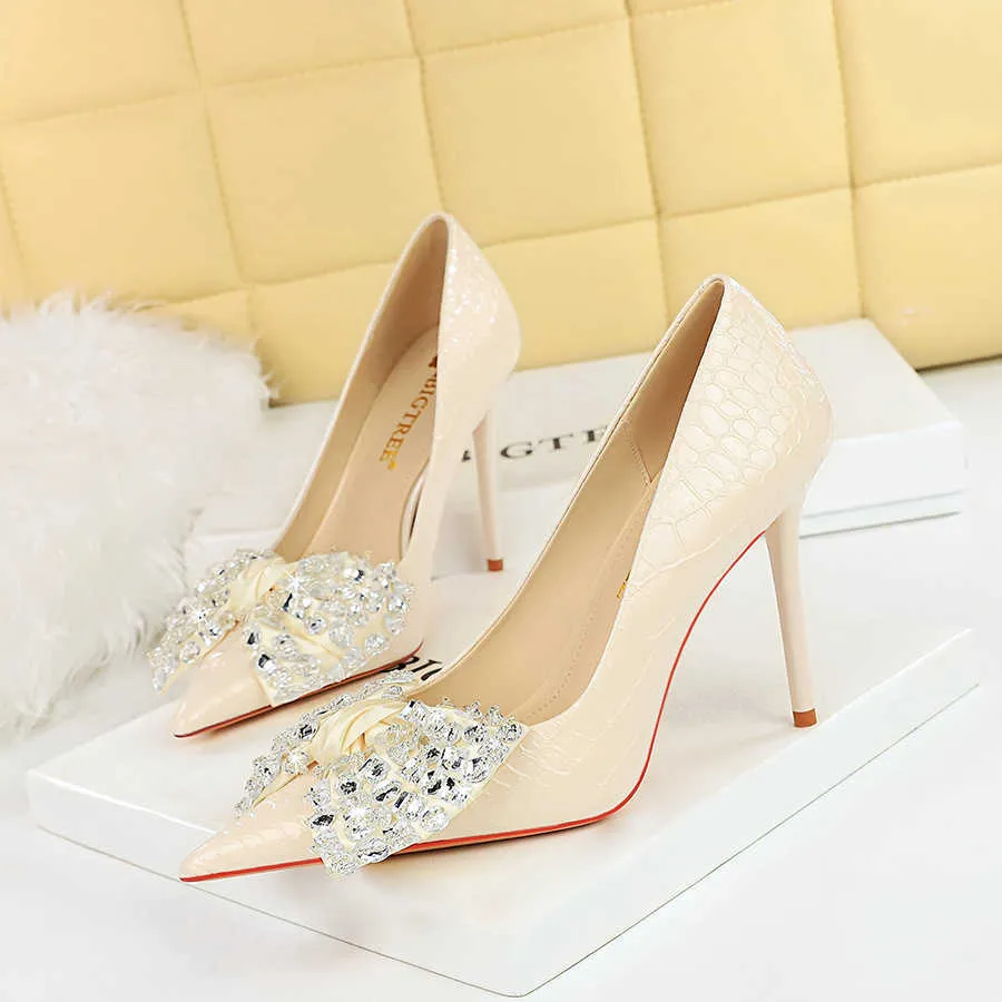 DHgate Womens Rhinestone Bow High Heels Dress Pumps for Parties and Special Occasions Shoes Accessories