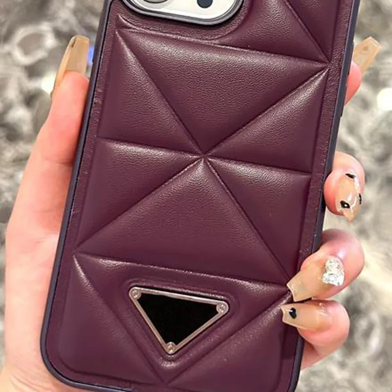 مصمم حالات الهاتف الخلوي لـ iPhone 14 13 Pro Max Plus Handbag Luxury Love Leane Triangle Protection for 11 12 Case D2307053F