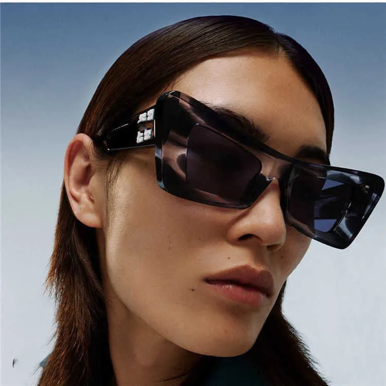 Designer Top Off w Sunglasses New Fashion Trendsetter White Cat Eye Oeri027