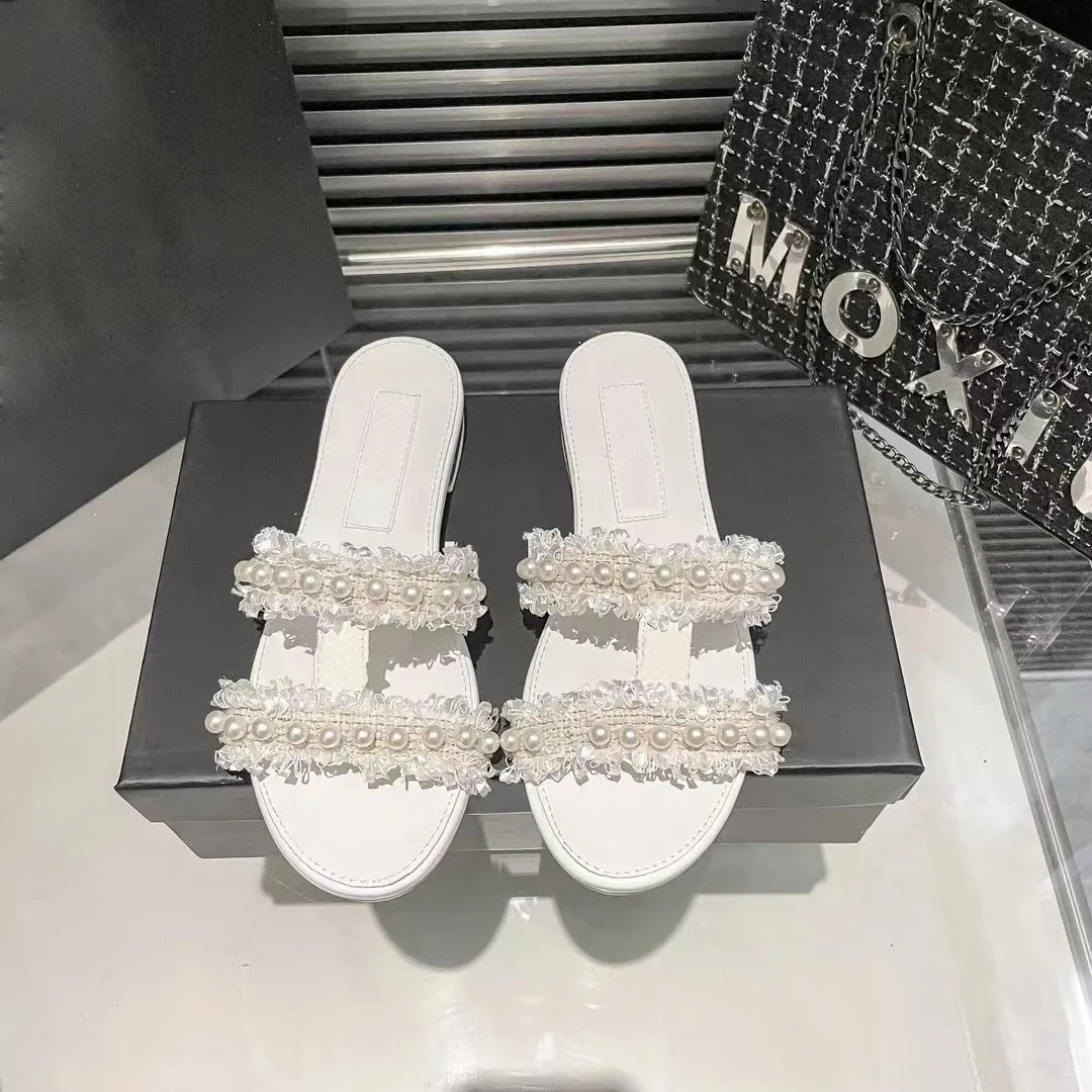Luxus-Designer-Schuhe im europäischen Stil, Hausschuhe mit Perlenmuster, berühmte Marke, Slipper mit flachem Absatz, 2023, Plateau-Sandalen, Mule-Flip-Flops mit Gummisohle, lässige Schuhe