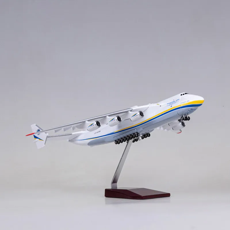 Antonov 225 モデル 1/200 スケール Antonov An 225 MRIYA Transport Airplane Model Skala 1/200