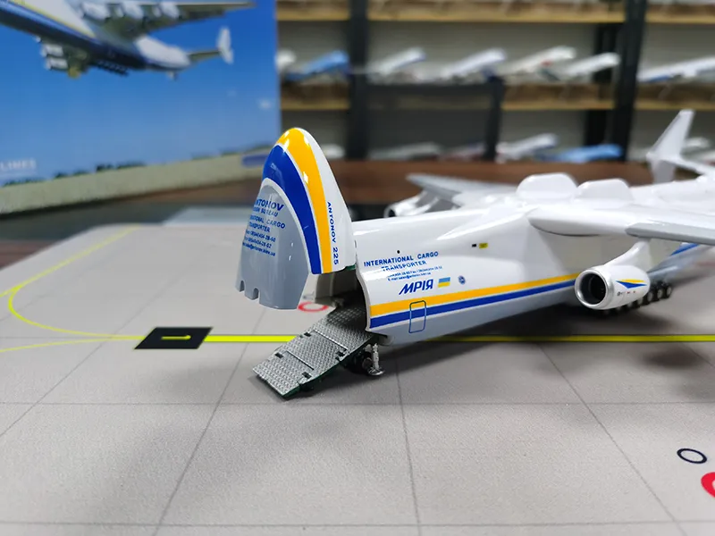 Antonov An 225 MRIYA Transport Airplane Model Skala 1/200
