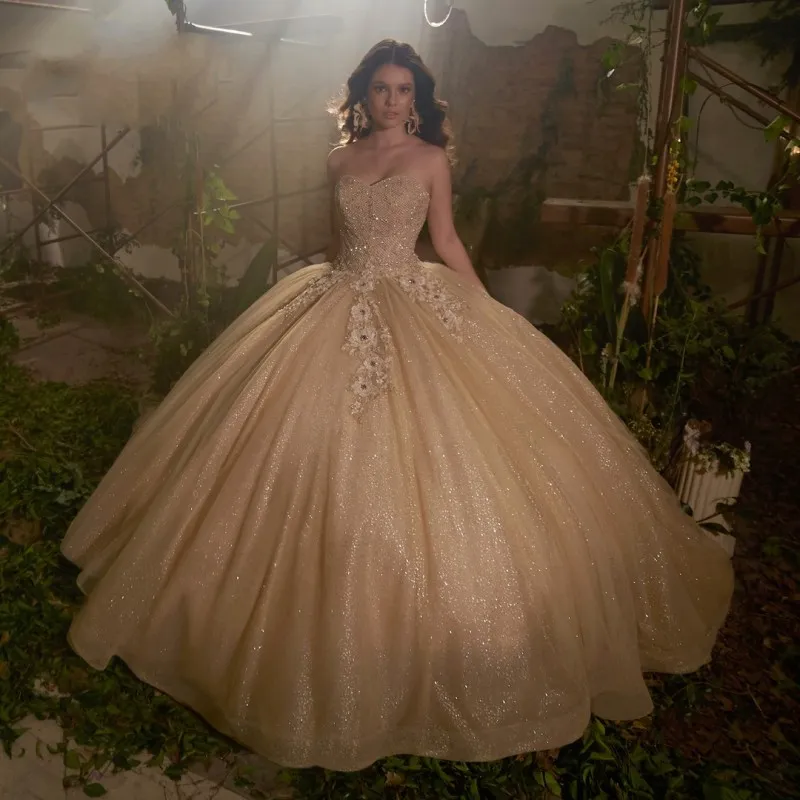 Lüks altın balo elbisesi quinceanera elbiseler ışıltılı omuz kapalı boncuk 3dflower tatlı 16 elbise vestido de 15 anos dantel