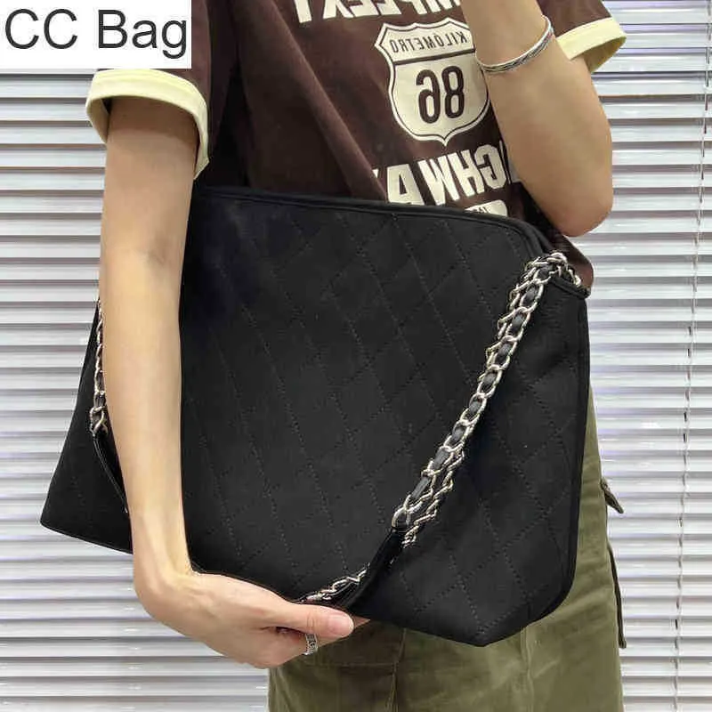 CC Bag Shopping s 22ss Höst/vinter Dam Vintage Svart Klassisk Nubuck Kalvskinn Quiltad Pläd Silver Metall Hårdvara Kedja Crossbody L