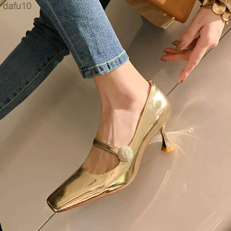 Nuove scarpe Mary Jane da donna Décolleté in tessuto con paillettes retrò Décolleté con tacco alto in oro Scarpe con fibbia in cristallo Designer Zapatos Mujer 1217N L230704