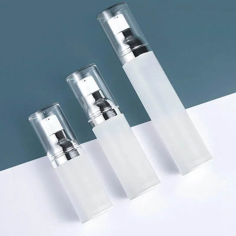 100 unidades 15/20/30/50 ml Airless Pump Bottle Dispensador de tamanho de viagem Recipientes de spray recarregáveis de viagem para soros de xampu Qolfk