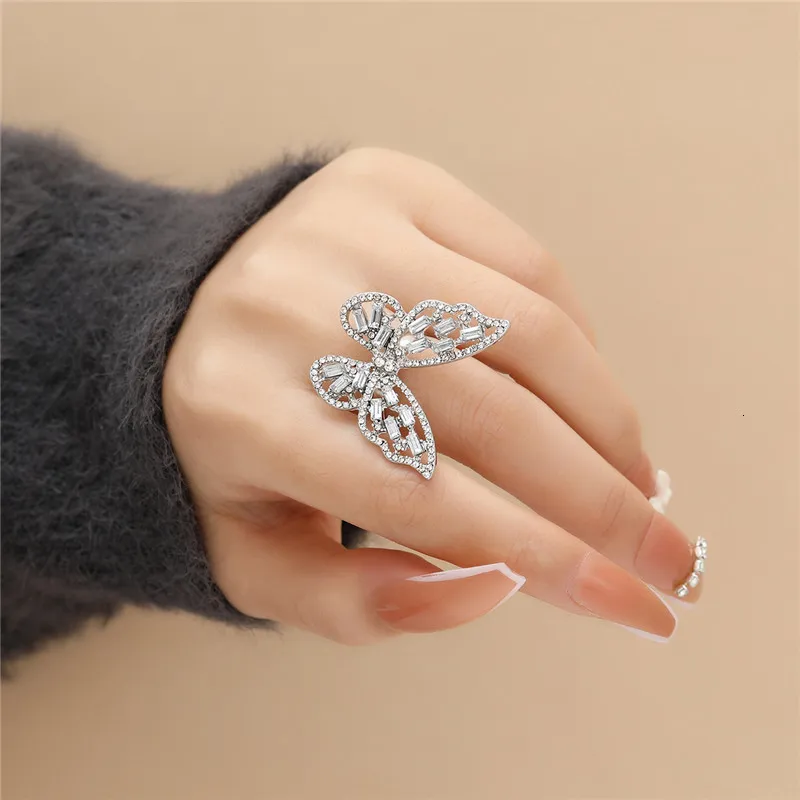 Wedding Rings design fashion jewelry opening high grade copper inlaid zircon butterfly ring luxury shiny cocktail party for women 230710