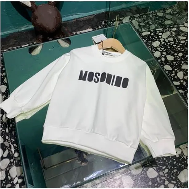 Designer di lusso Completi di abbigliamento per bambini Felpe T-shirt bianca monogramma moda marchio di moda britannico tesori estivi per bambini e cotone