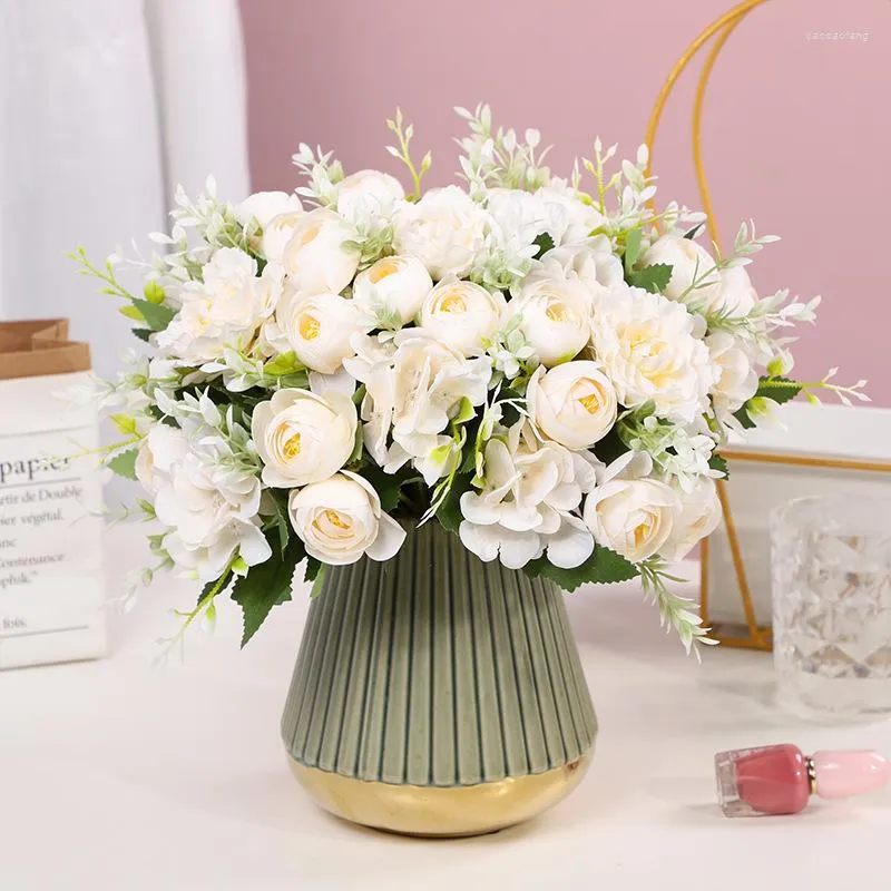 Dekorativa blommor Bie Flower Vintage Siden Rose Knopp blandat med Crabapple Hem Bröllop Trädgårdscenter Dekoration Tillbehör