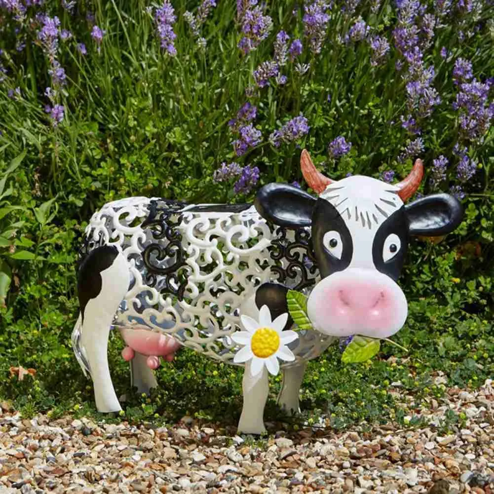 LED Solar Light Daisy Cow Statua solare Ornamento in resina Cortile Scultura Figurine Prato LED Statua luminosa Decorazioni da giardino impermeabili L230620