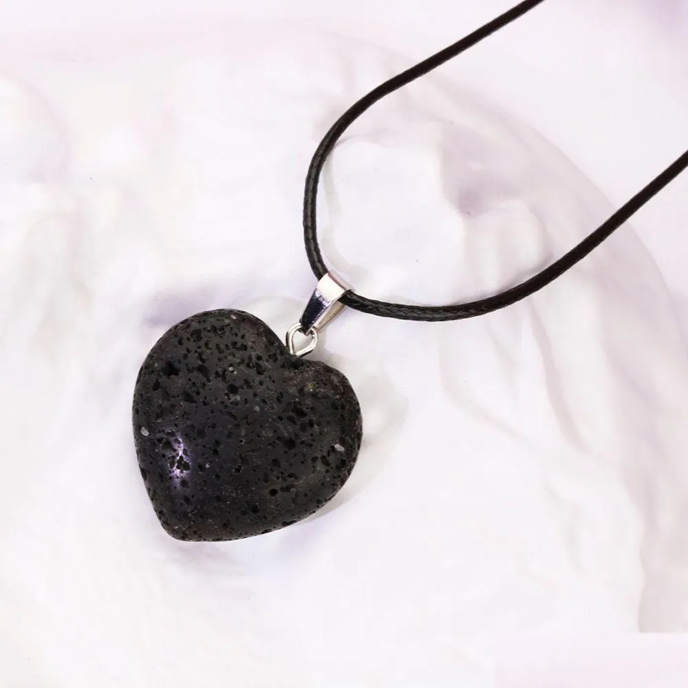 Pendant Necklaces Black Lava Stone 30Mm Heart Necklace Aromatherapy Essential Oil Per Diffuser Women Men Jewelry Drop Delivery Pendan Dhheo