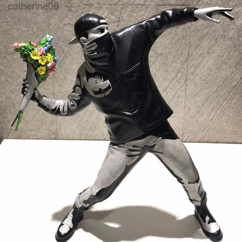 Modern konst Banksy Blomma Bomber Hartsfigur England Gatukonst Skulptur Staty Bombplan Polystonefigur Samlarobjekt Dekorera L230711