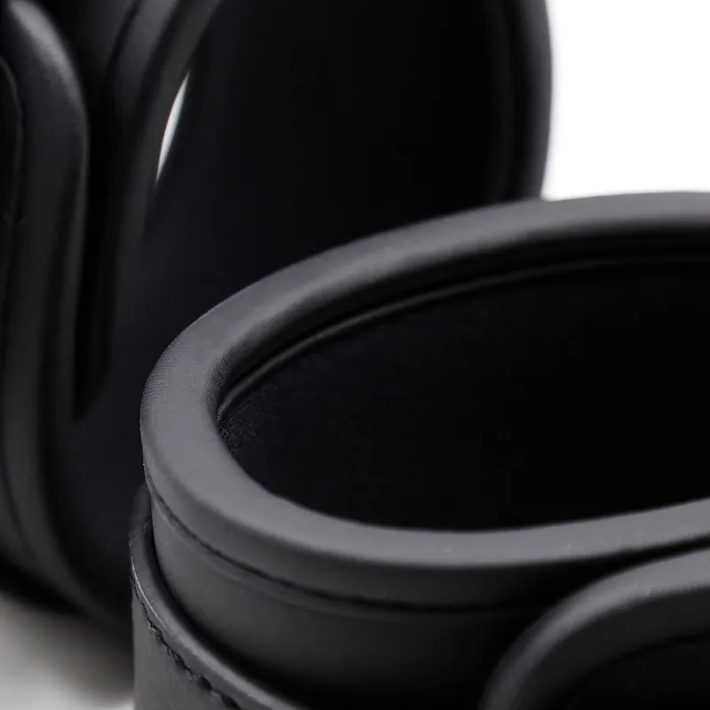 Fetish Sexy BDSM and Ankle Cuff Black Leather Handcuff Sex Toy for Couple Game Metal Bondage_voghion.com