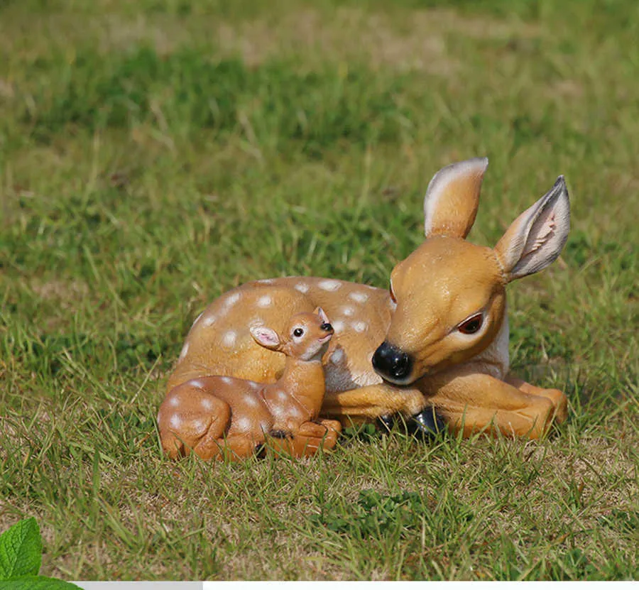 Outdoor Deer Resin Statue Realistic Animal Sculpture For Home Yard