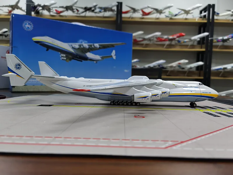 Antonov An 225 MRIYA Transport Airplane Model Skala 1/200