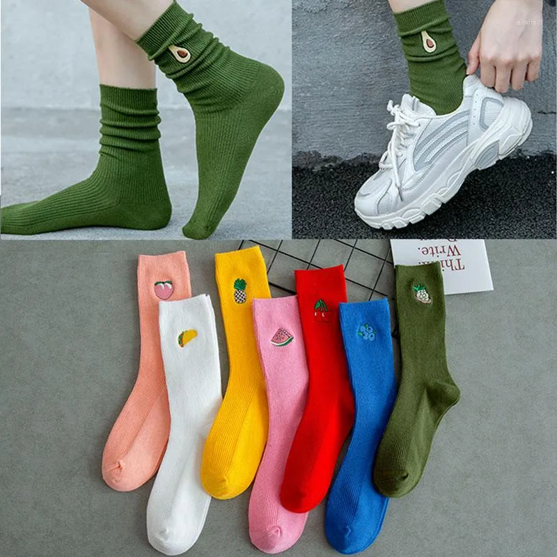 Femmes Chaussettes Mode Broderie Chaussette Dessin Animé Fruit Moyen Tube Coton Printemps Automne Respirant