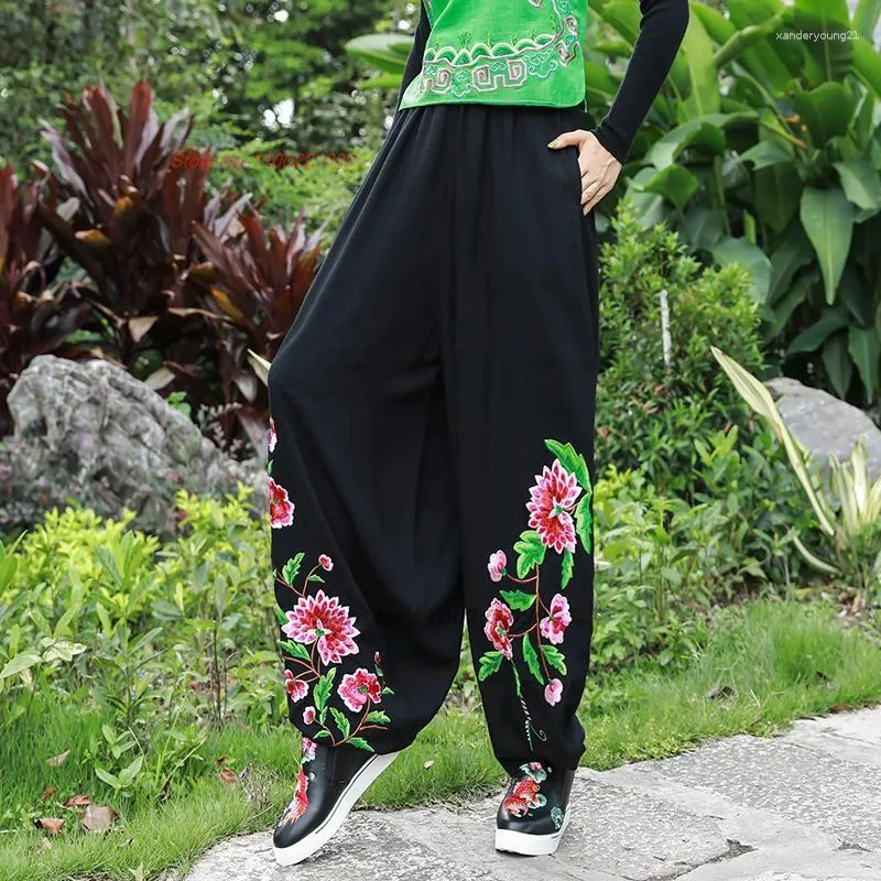 Etniska kläder 2023 kinesiska vintage byxor National Flower Brodery Bomull Linne Byxor Bloomers Retro Elastisk midja Pantalones