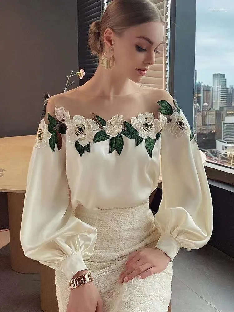 Women's Blouses Long Sleeve Vintage Shirt Fashion Tops Embroidery Flower Temperament White Cool Cute Blouse Womens Shirts Black