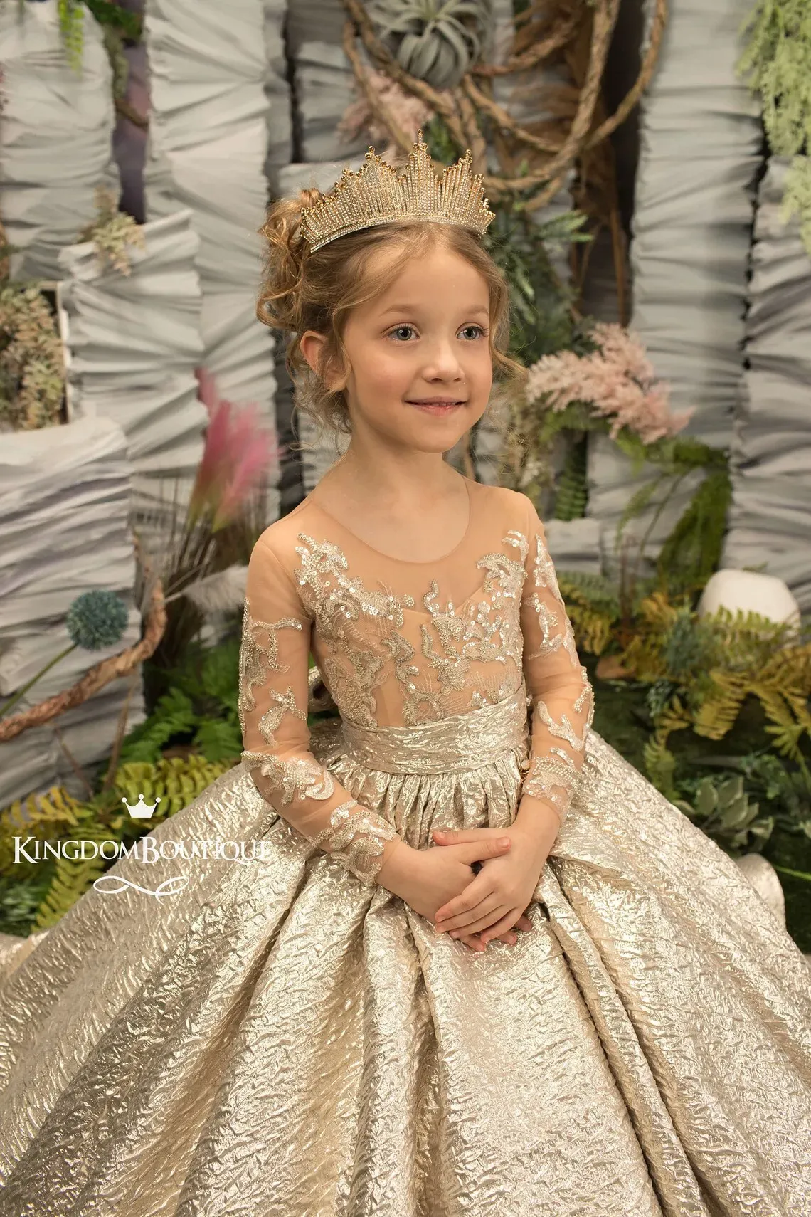 2023 Gold Flower Girl Dress Princess Illusion Sleeve with Bow Buttons Luscious Skirt Birthday Wedding Party Kids Bridesmaid BC15260 J0315