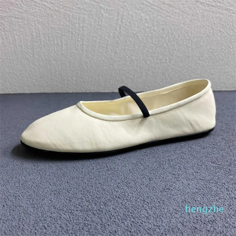Ballettschuhe mit flachem Boden, schlanker Zehenbereich mit flachem Mund, einzelne Schuhe, weiche und bequeme Tanzschuhe