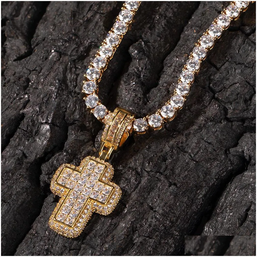 Collana con ciondolo croce diamante gioiello placcato oro_voghion.com