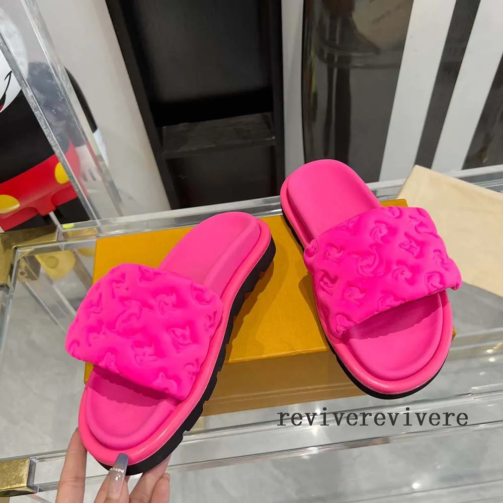 Cute women's on sale pool slides
