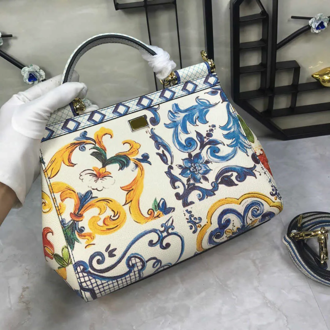 Dolce & Gabbana DGフラワービジューバッグ Dolce&Gabbana Shoulder Bag Floral Bags & Handbags for Women