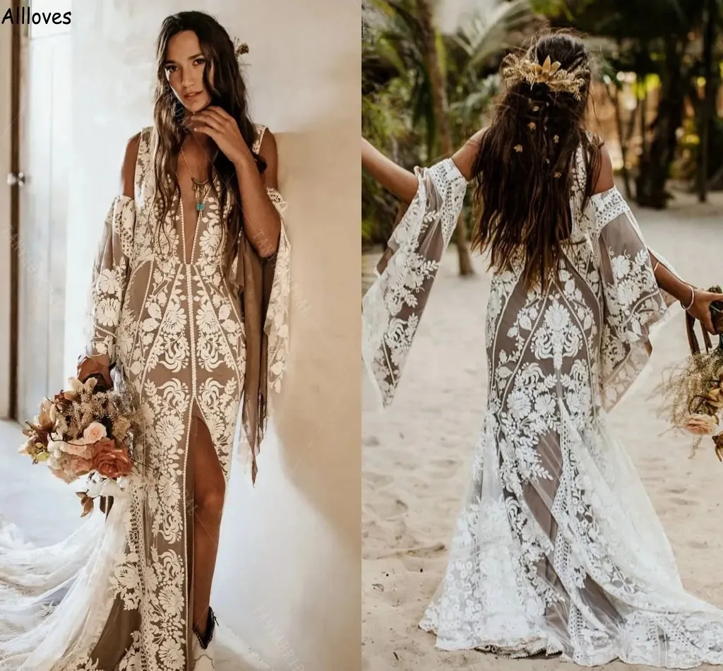 Hippie Boho Beach Style Sjöjungfru Bröllopsbröllopsklänningar Delikat Spets Flare Långa ärmar Stupande V-hals Brud Reception Klänningar Sexiga Front Split Robes de Mariee CL2611