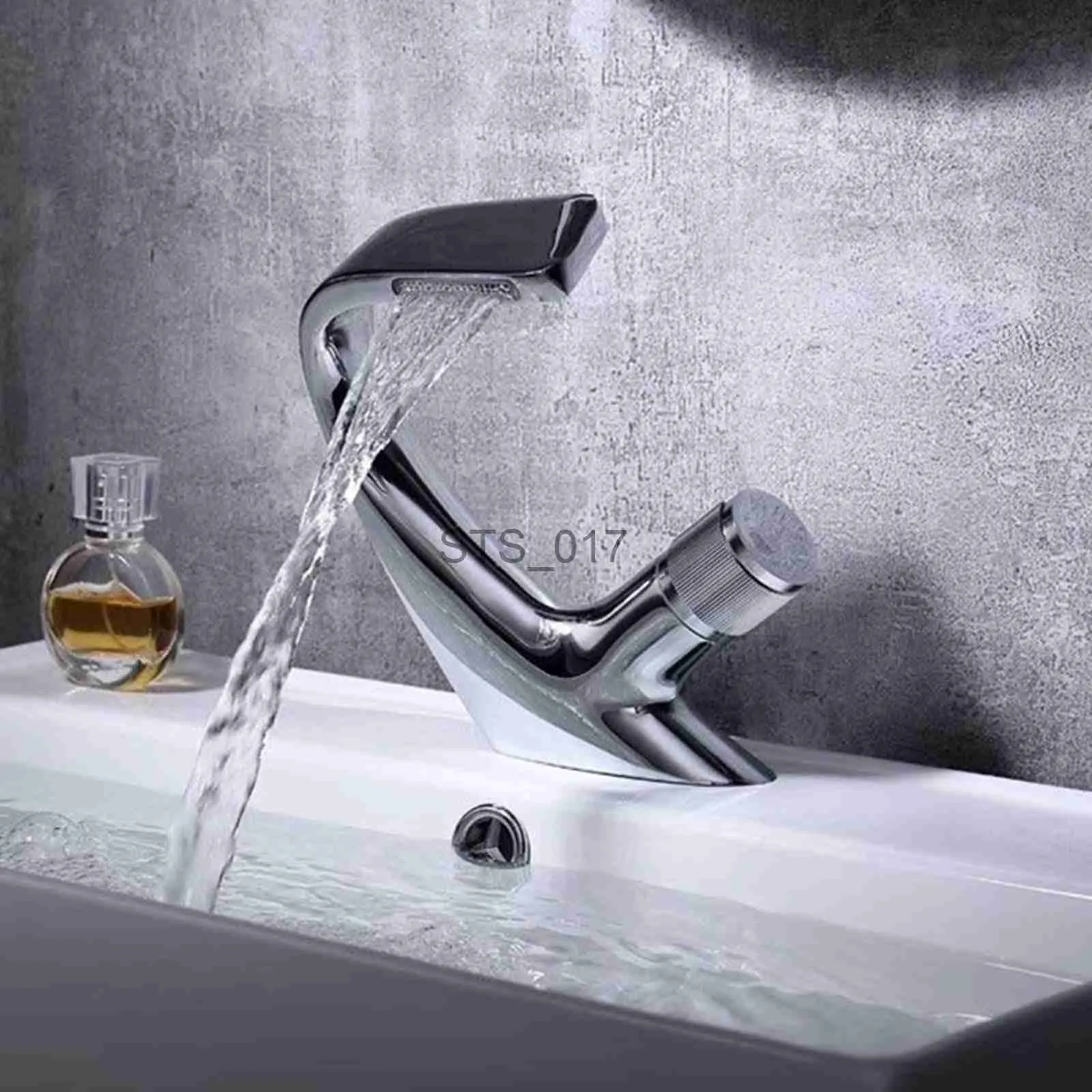 Wovier Wasserfall-Waschbeckenarmatur – Einhandmischer, Chrom, Für Einlochmontage, Hochwertiges Messing