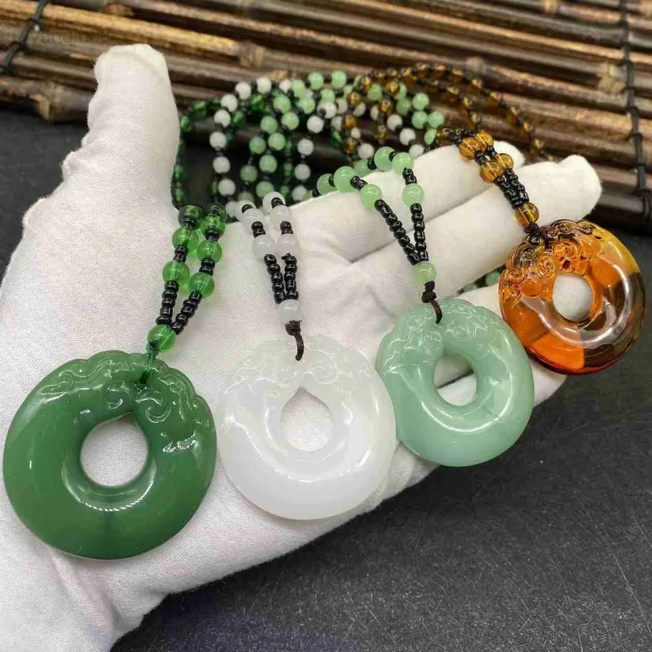 Pendant Necklaces Natural White Green Chinese Jade Dragon Pendant Necklace Fashion Charm Accessories Carved Amulet Gifts for Women Men HKD230712