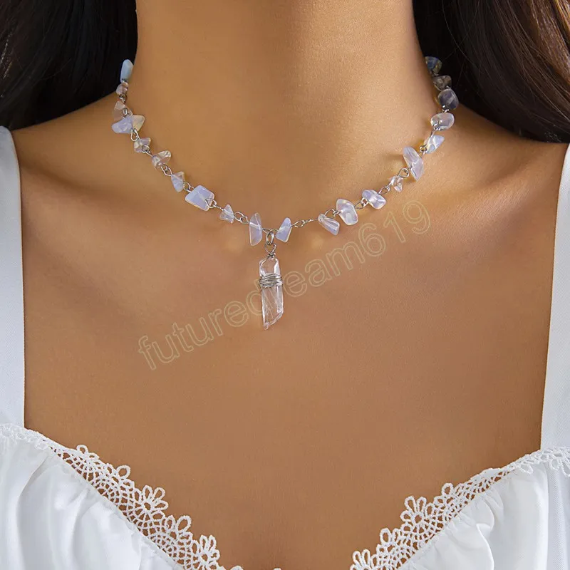 Girocollo da donna in pietra naturale con perline di chip di colore bianco trasparente irregolare con ciondolo in cristallo regalo per feste di gioielli di moda