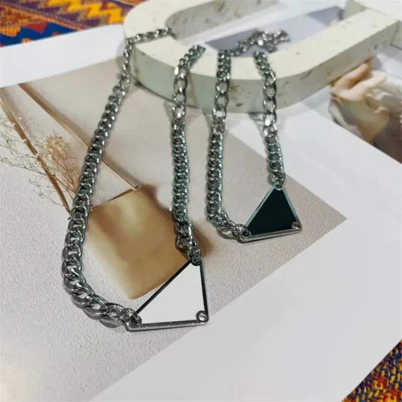 Mens Womens fashion Luxury Designer Necklace Chain Fashion Jewelry Black White P Triangle Pendant Design Party Silver Hip Hop Punk 925