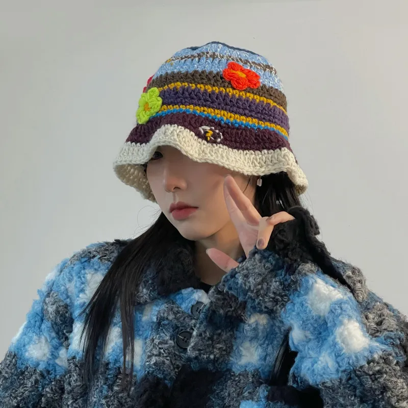 Шляпа шляпы с широкими кражами ковша шляпы в корейском ретро -цветочниковом вязании крючком шляпы для женщин для женщин врученная пустого бассейна
