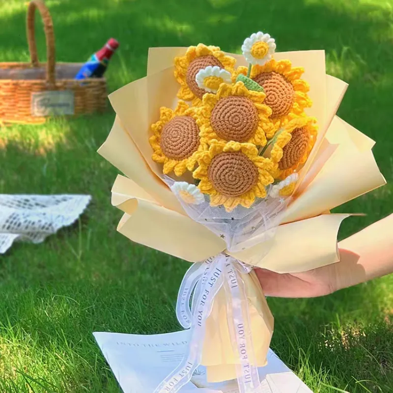 Dried Flowers 10 pieces of hand woven sunflowers roses daisies wedding bouquets gifts for mothers and teachers 230711