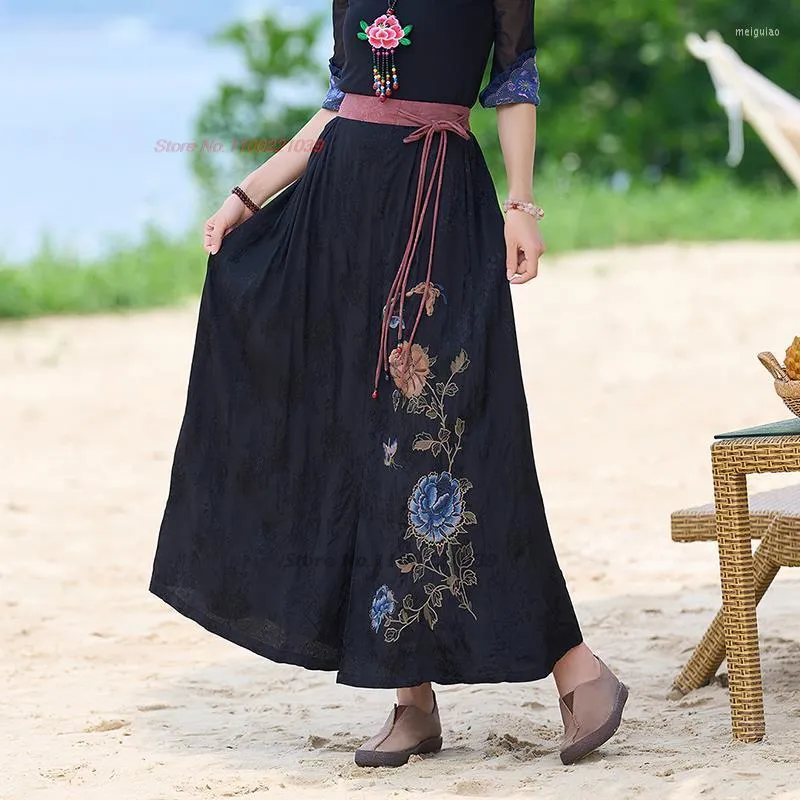Odzież etniczna 2023 chińska retro satynowa żakardowa spódnica narodowy haft w kwiaty Harajuku orientalny w pasie linia A